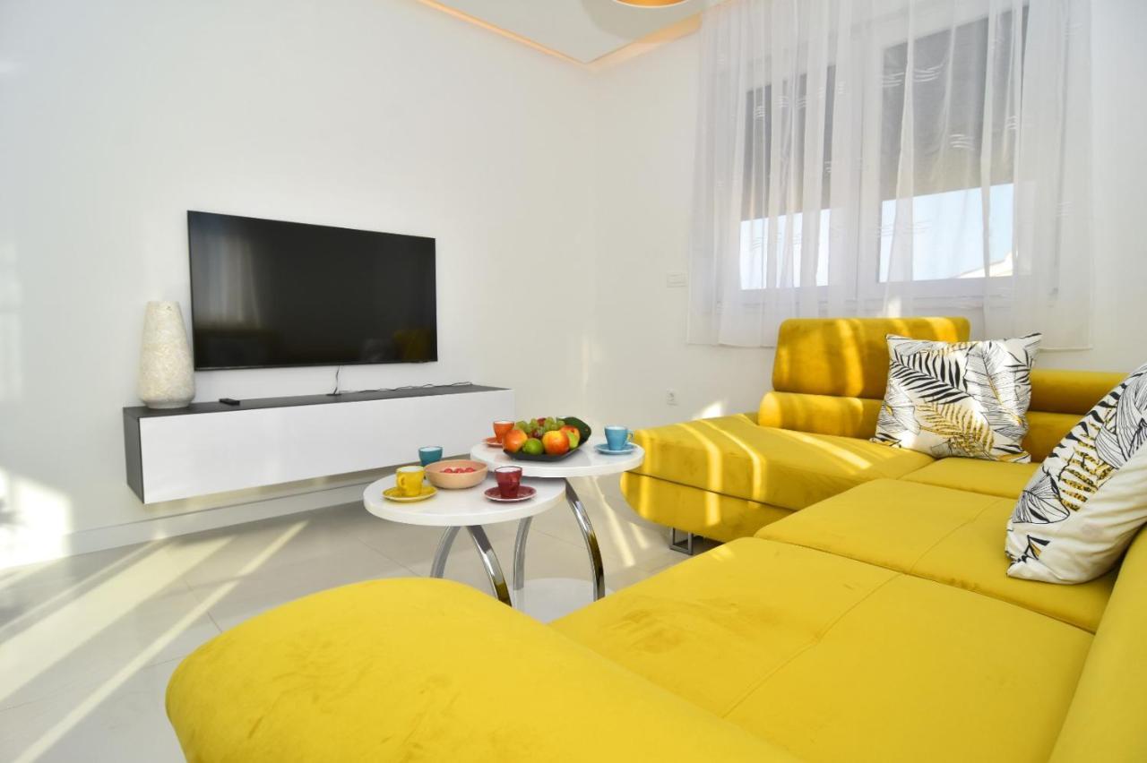 Bruno - Luxury Penthouse With Jacuzzi Apartment