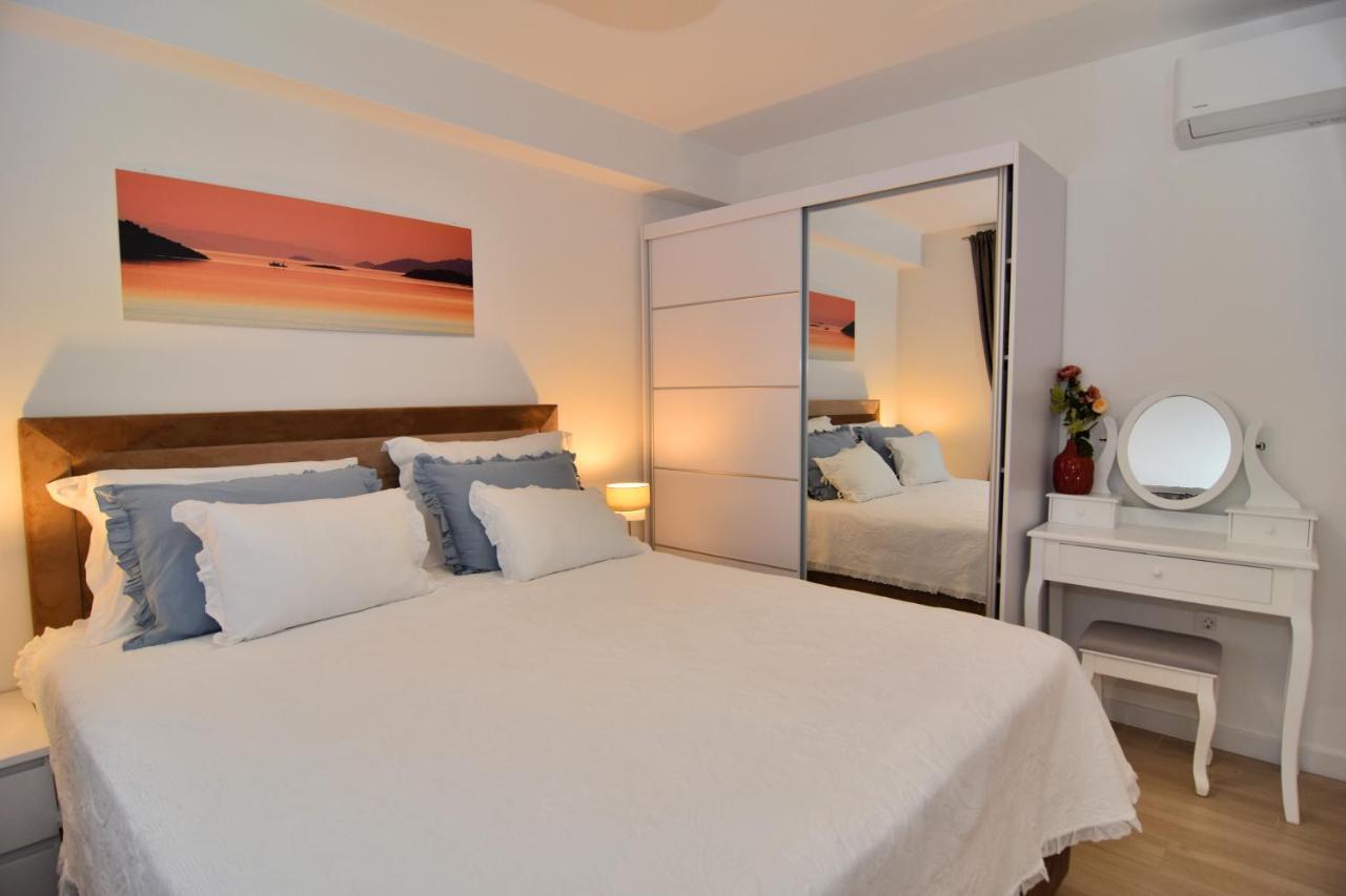 Bruno - Luxury Penthouse With Jacuzzi Apartment