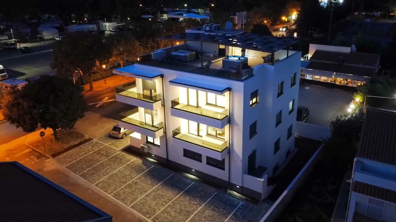Bruno - Luxury Penthouse With Jacuzzi Apartment *