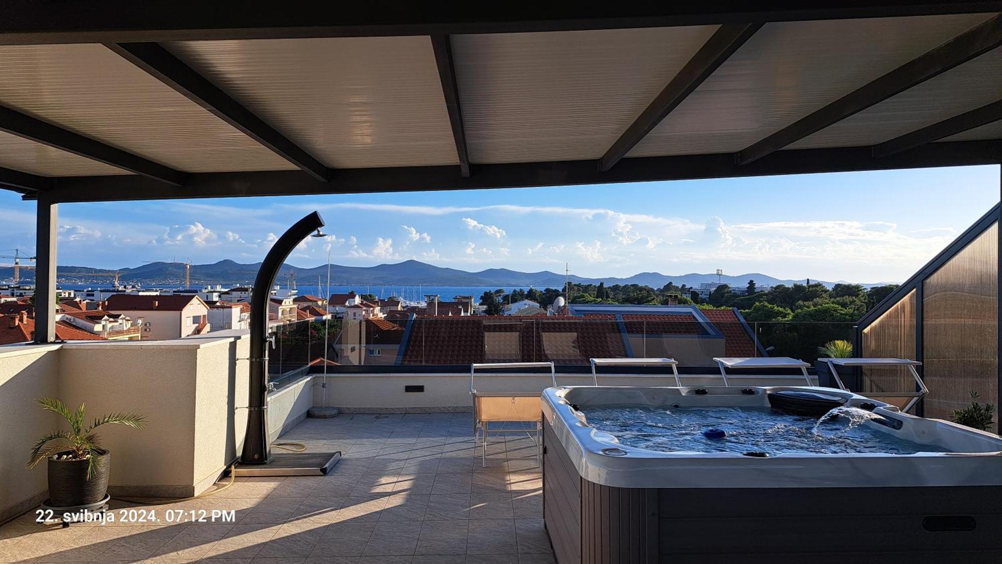 Bruno - Luxury Penthouse With Jacuzzi Apartment Zadar